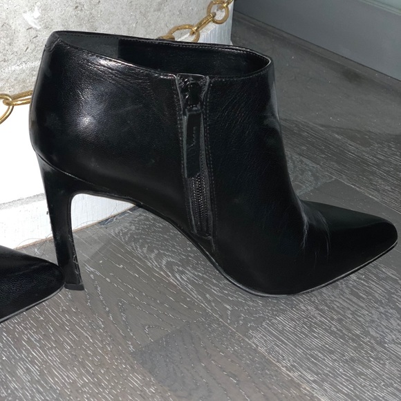 Nine West black leather booties size 8 - Picture 2 of 4